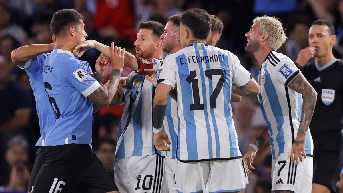 Messi Estalla Contra Ugarte Por Su Gesto Grosero A De Paul En El Duelo