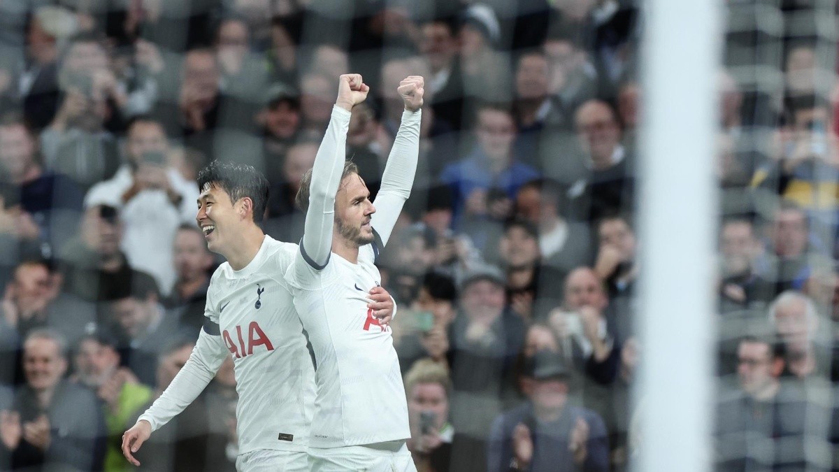 Tottenham Reclaims First Place in Premier League with Victory over Fulham